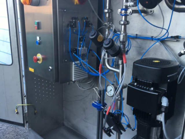 Pneumatic switch controlled washdown mother station to supply 3 x Hose reels